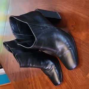 HALSTON black booties with block heel